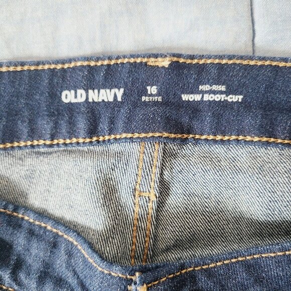 Old Navy Women's Petite Mid-Rise Dark Wash Wow Boot-Cut Jeans Size 16P NWT - Picture 3 of 9